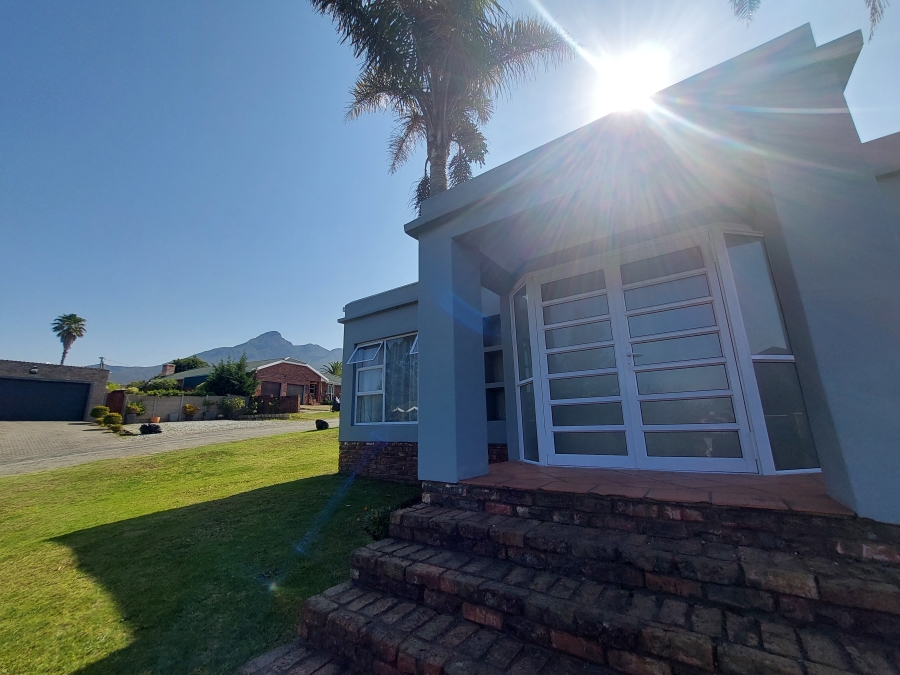 3 Bedroom Property for Sale in Denneoord Western Cape